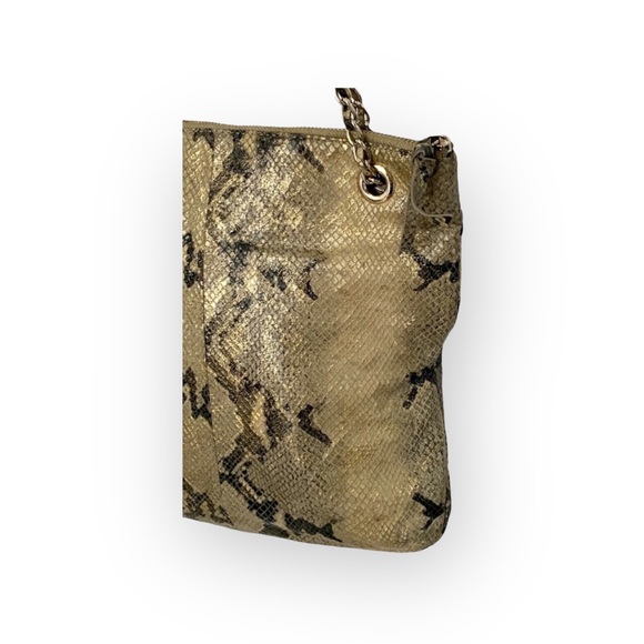 DKNY 𖤐 Convertible Crossbody Leather Handbag 𖤐 Metallic Python 𖤐 Gold Chain - Picture 7 of 16